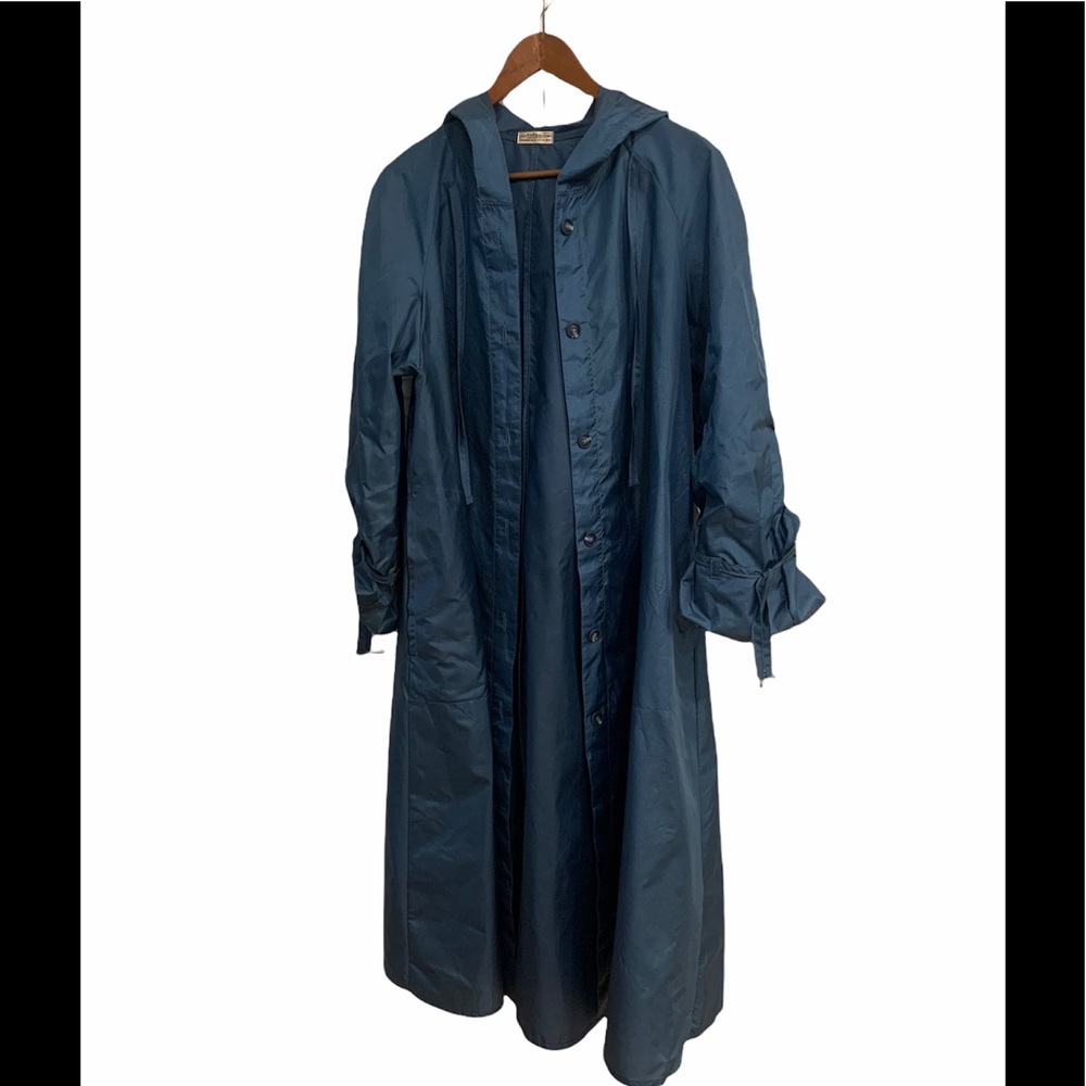Totes raincoat size 10 EUC